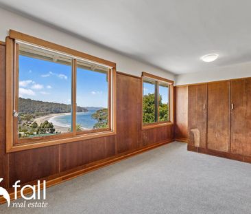 Light-Filled Living With Water Views - Photo 4