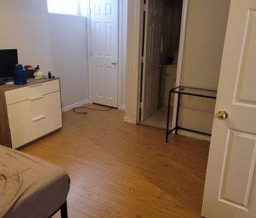 For Lease - 1502 Banwell Road, Mississauga, Ontario - Photo 4