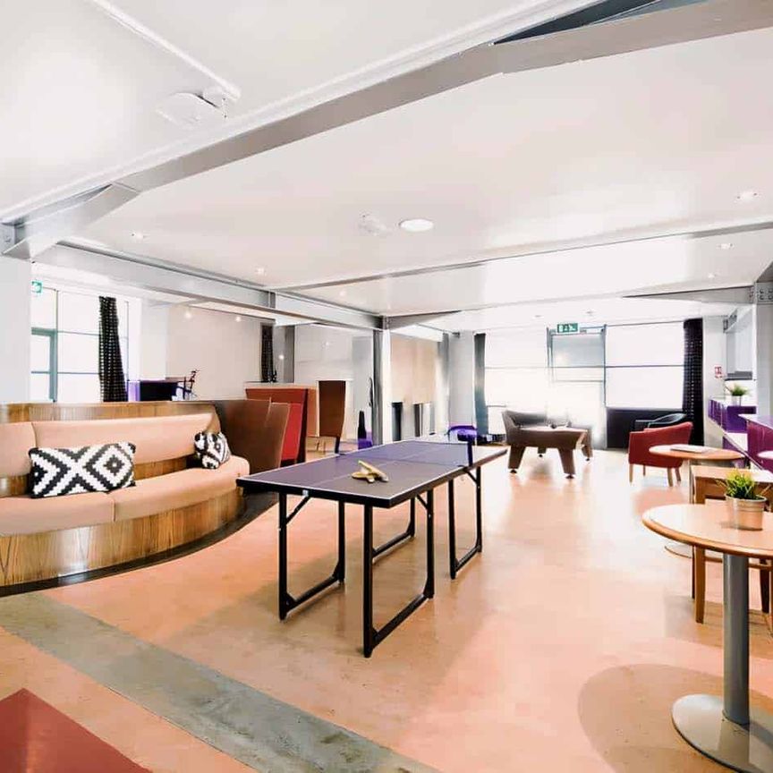 3 Bed Flat - Photo 1