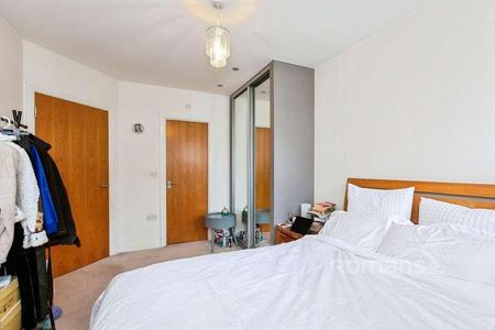 Birch Place, Heron Way, Maidenhead, Berkshire, SL6 - Photo 4