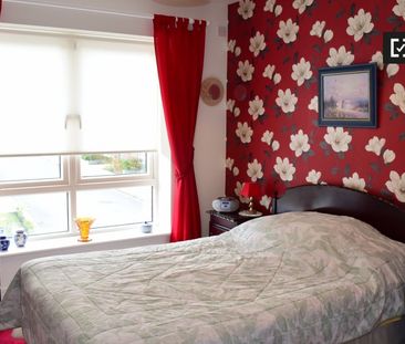 Room to rent in 4-bedroom house in Balgriffin, Dublin - Photo 2