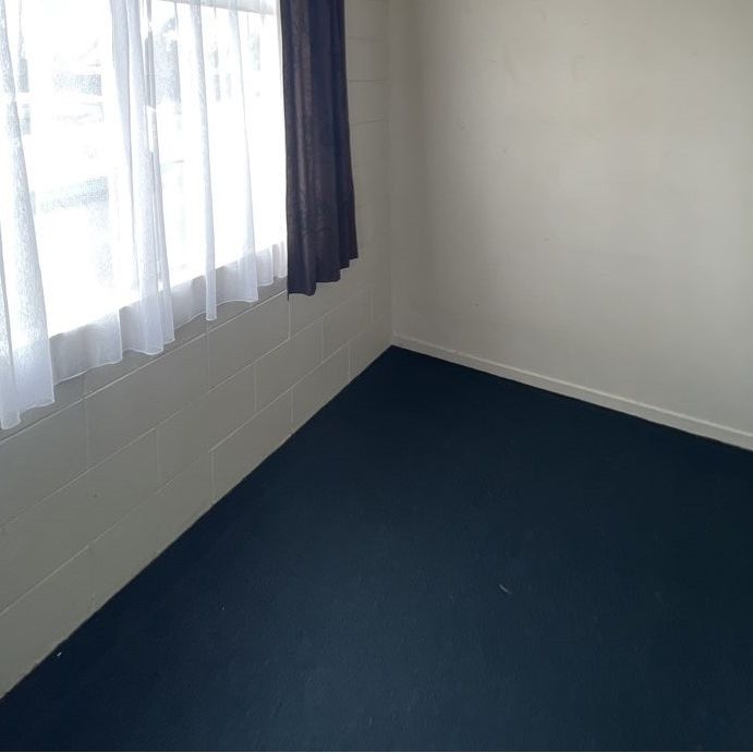 Two bedroom apartment in a handy location - Photo 1