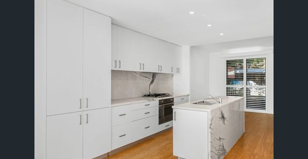 Stunning 3 bedroom terrace - Photo 1