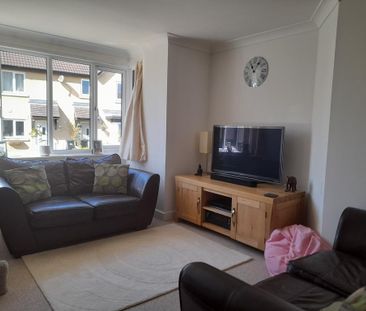 4 bedroom detached house to rent - Photo 2