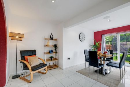 5 bedroom semi-detached house to rent - Photo 4