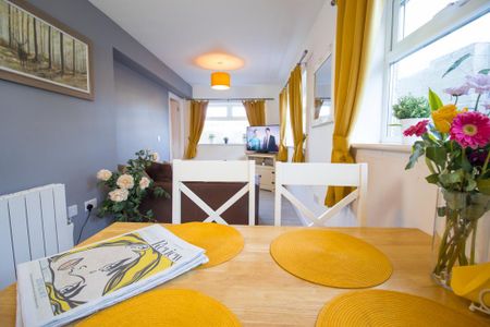 2 bedroom maisonette to rent - Photo 2