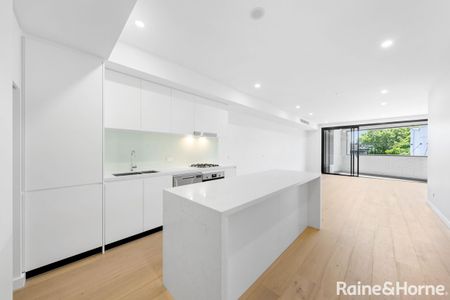 Brand New 2 Bedroom Apartment - Photo 2