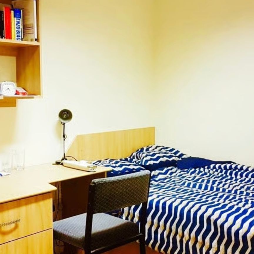 3 Bed - Flat 2, 203 Belle Vue Road, Headingley, Leeds - LS3 1HG - Student - Photo 1