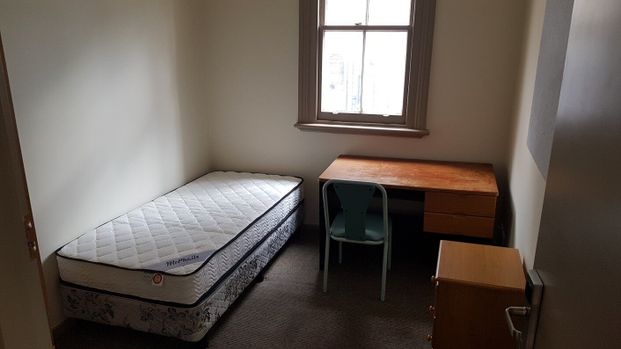 East Melbourne - Photo 1