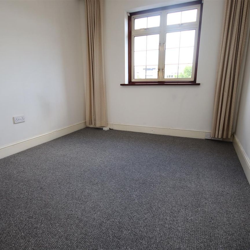 2 bedroom Apartment to let - Photo 1