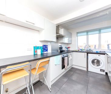 4 bedroom terraced house to rent - Photo 1