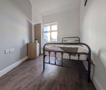 Mixed use to rent - Photo 2