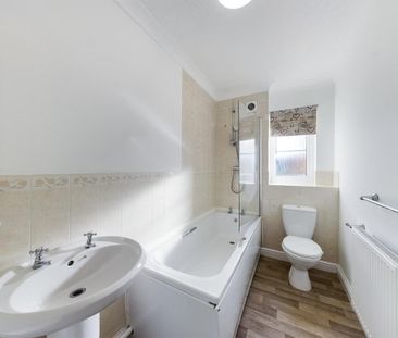 2 bedroom ground floor flat to rent - Photo 5