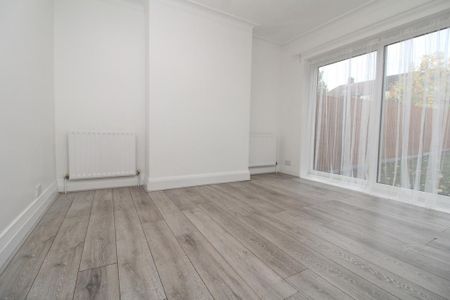 3 bedroom terraced house to rent - Photo 2