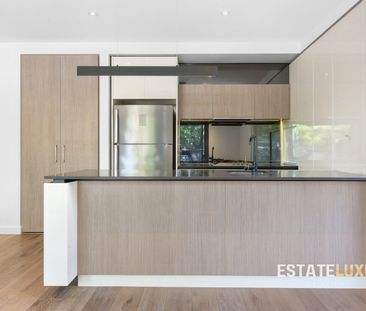 Luxe Ground Level Apartment with Dual Entrance - Photo 6