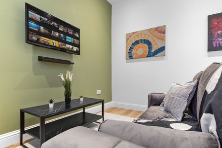 Studio Flat, Deptford High Street, SE8 - Photo 2