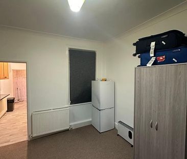 1 Bed Flat, Harley Street, CV2 - Photo 2