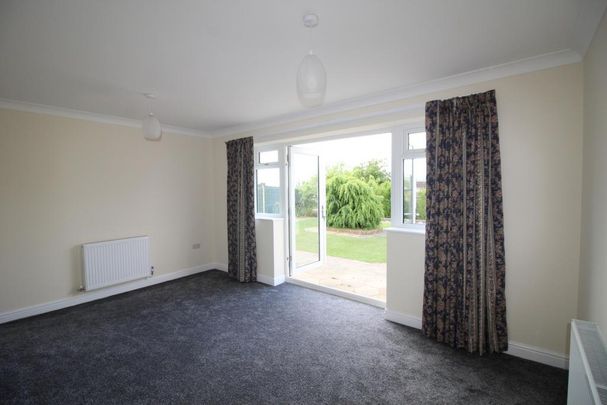 2 bedroom bungalow to rent - Photo 1