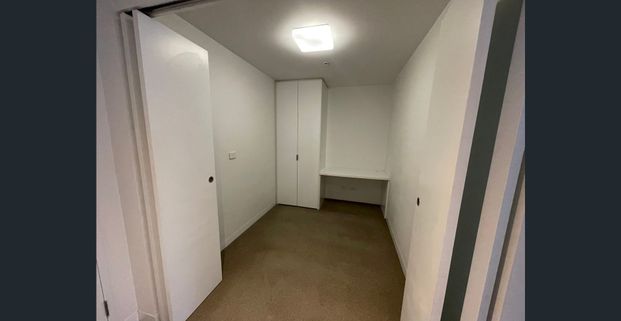 Modern 1-Bedroom Apartment in Hawthorn - Photo 1