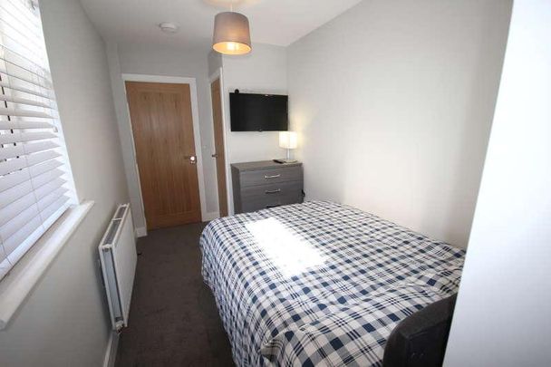 Wyggeston Street, Burton Upon Trent, DE13 - Photo 1