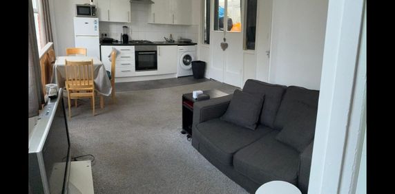 Room in a Shared House, Barrington Road, N8 - Photo 2