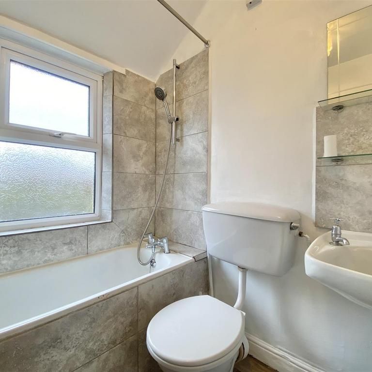 2 bedroom terraced house to rent - Photo 1