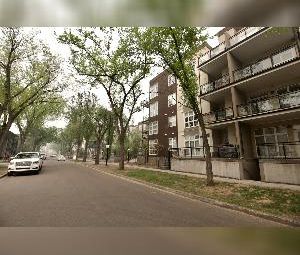 2 Bed + Den 1.5 Bath Underground Parking Glenora - Photo 2