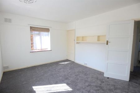 2 bedroom maisonette to rent - Photo 4