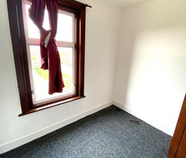 4 bedroom semi-detached house to rent - Photo 5