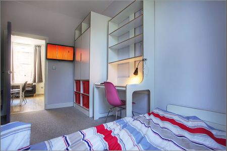 2 Bed Flat, Forest Road East, NG1 - Photo 2