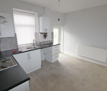 2 bedroom terraced house to rent - Photo 2