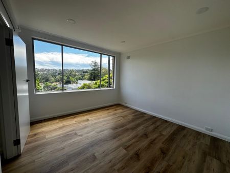 Stunning 3-Bedroom Duplex with Leafy Outlook - Brand New Renovation&excl; - Photo 4