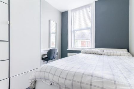 5 bedroom maisonette to rent - Photo 3