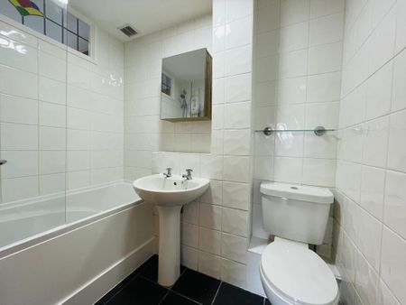 2 bedroom flat to rent - Photo 5