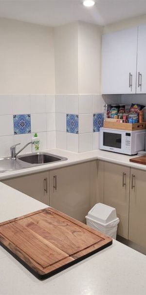 Surfers Paradise Large 1 Bedroom + study furnished unit - Photo 1