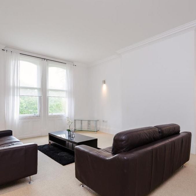3 bedroom flat to rent - Photo 1