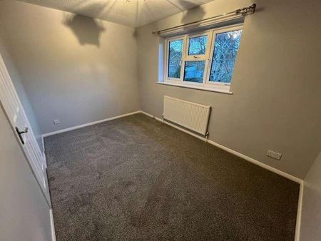 Forest Park, Berkshire, RG12 - Photo 4