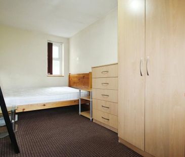 5 bedroom semi-detached house to rent - Photo 3