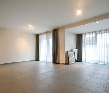 Gelijkvloers appartement van ca. 117 m² in het centrum van Kachtem - Photo 3