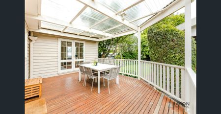 Welcoming family home in peaceful yet central location - Photo 4