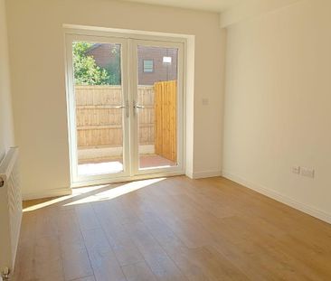 1 bedroom semi-detached house to rent - Photo 2