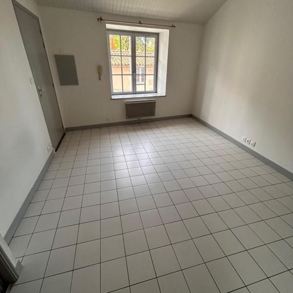 Location Appartement T1 - Centre ville - Photo 1