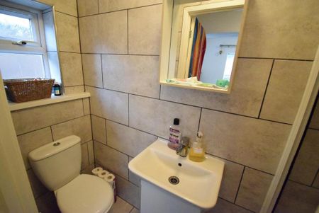 1 bedroom ground floor flat to rent - Photo 5