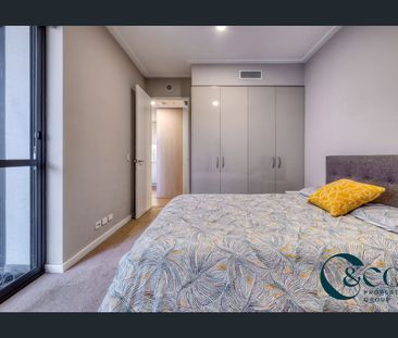 MODERN UNFURNISHED 1 BEDROOM, 1 BATHROOM - Photo 5