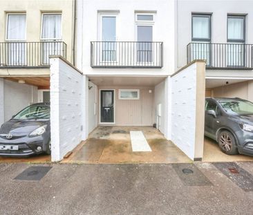 Clare Street, - Photo 3