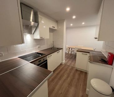 2 bedroom flat to rent - Photo 6