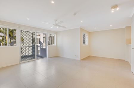 BEACHSIDE APARTMENT - RAINBOW BAY - Photo 2