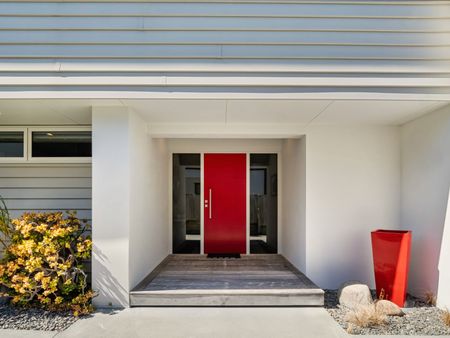 Premium beachside living on sought-after Karewa Parade - Photo 3