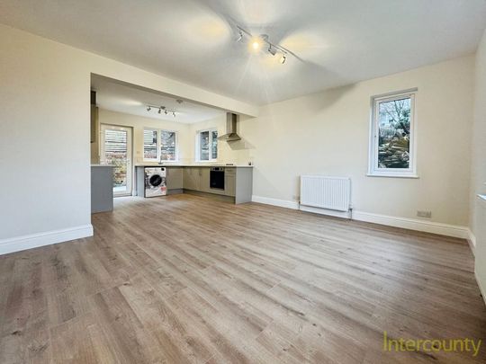 4 bedroom bungalow to rent - Photo 1