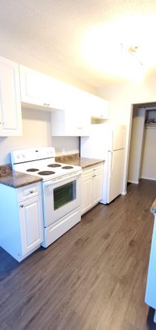 Fantastic Upper Level 2 bedroom suite in Sylvan Lake!! - Photo 5